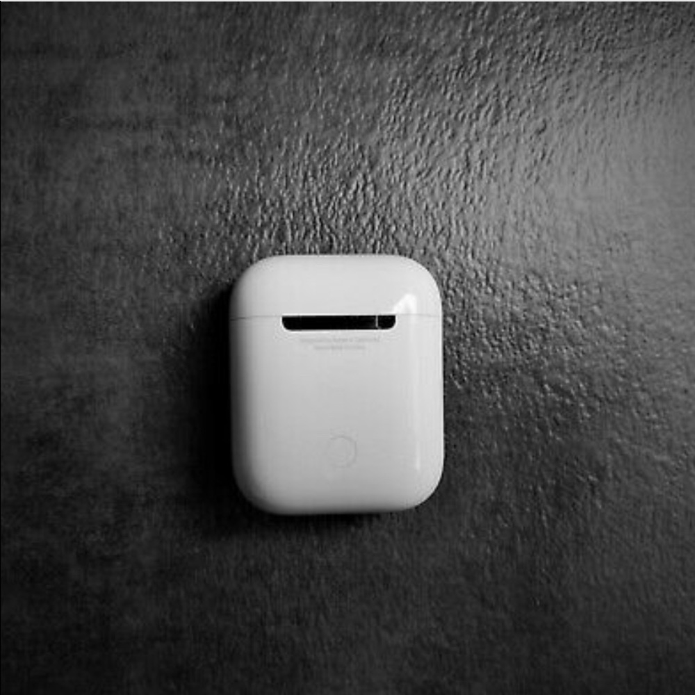 Apple AirPods 1st / 2nd generation charging case